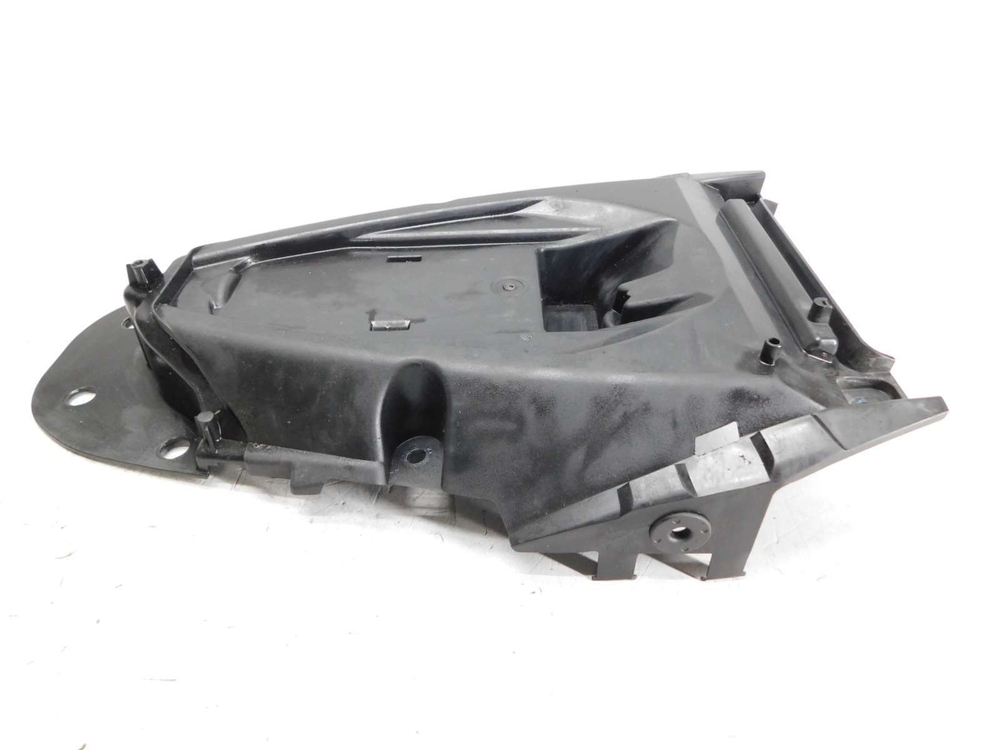 Пластик внутренний Suzuki Gladius SFV650A 63111-44H0