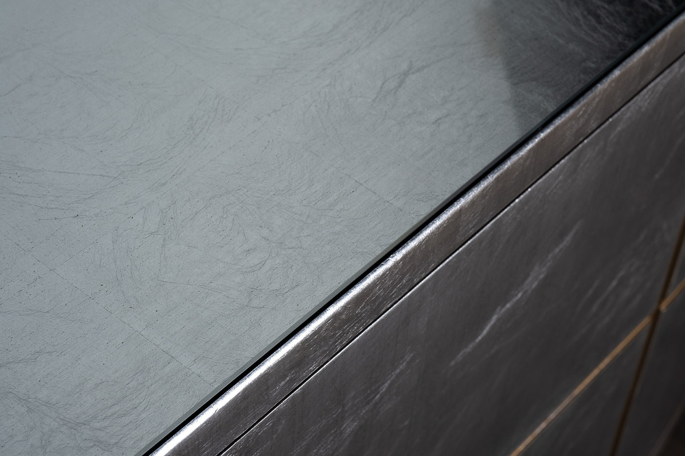 Комод округлый с дверцами 91x51x183см Garda Decor Futuro серебристый