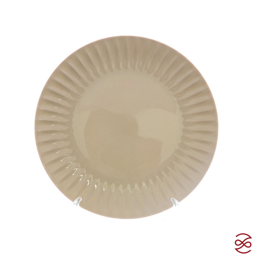 Тарелка миндаль Benedikt Ribby 21 см