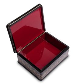 ШК-35/15 Шкатулка «Девочка с персиками» исп. Зимин А.