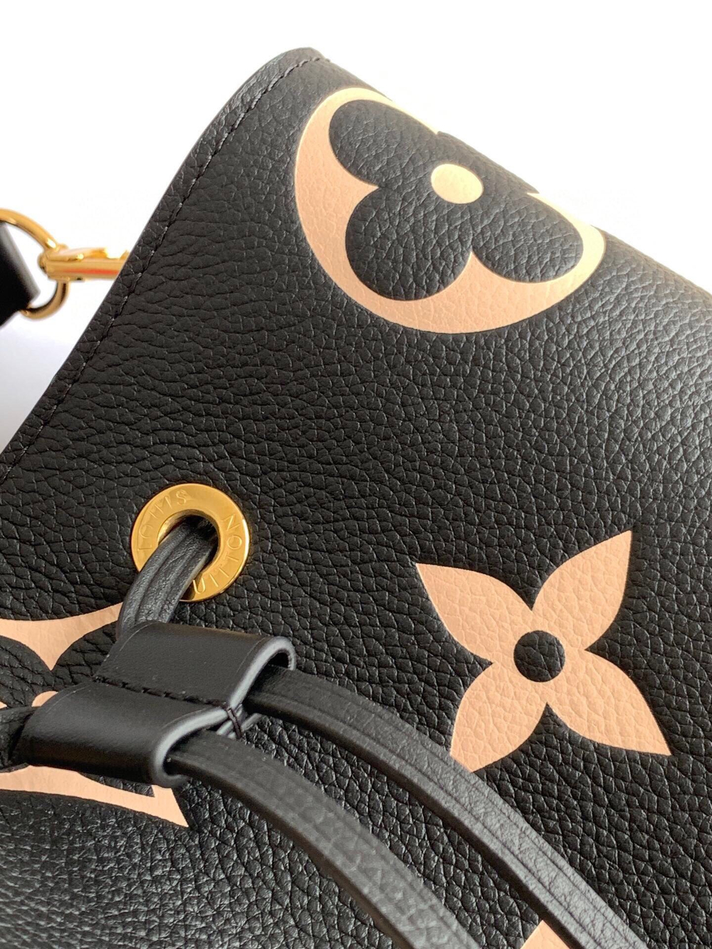 Louis Vuitton NeoNoe MM