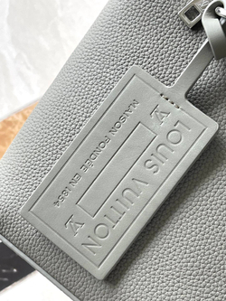 Louis Vuitton Takeoff Pouch