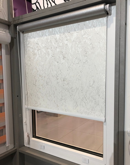 Рулонная штора Мини, ткань Венеция термо-блэкаут 505, цвет молочный