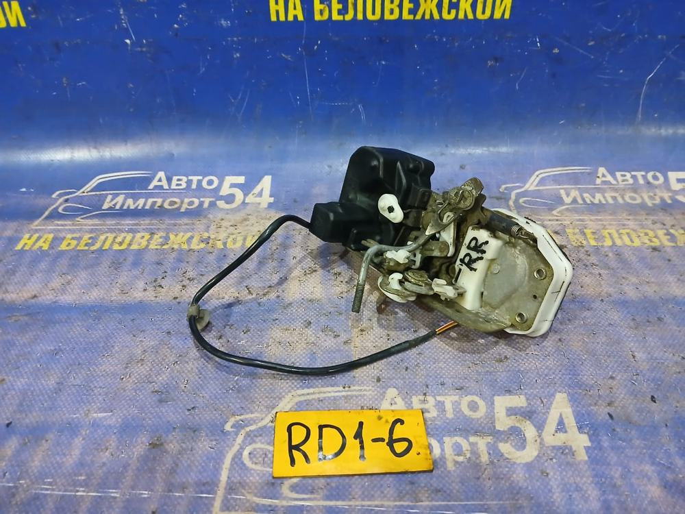Замок двери задней правой Honda CRV 1996