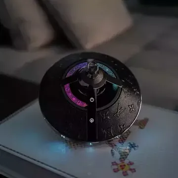 Колонка LOUIS VUITTON Horizon Light Up Speaker
