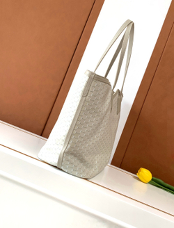 Moynat M Tote GM