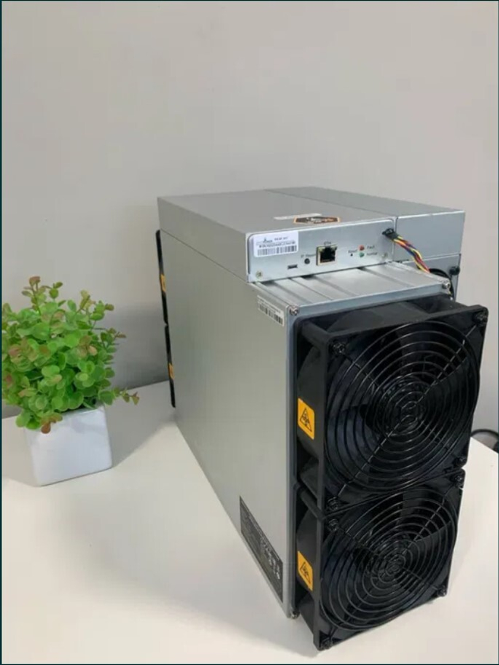 Antminer S19XP 141TH/S Новый