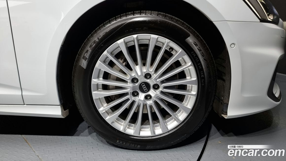 Audi A6 (C8) 45 TFSI Premium (01.2021)