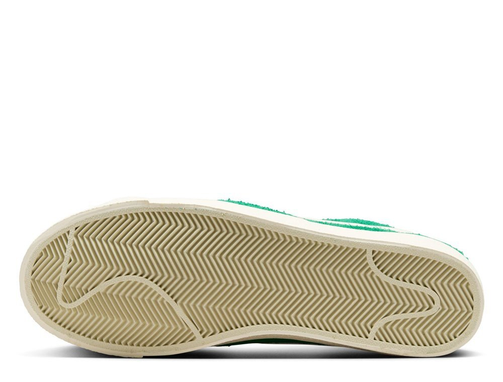 Баскетбольные женские кроссовки Nike Blazer Low '77 Vintage Malachite/Coconut Milk/Team Orange/Pale Ivory shoes