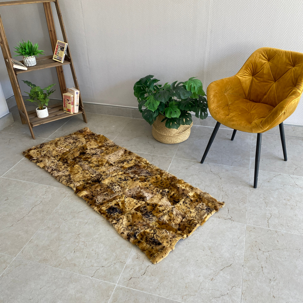 Коврик прикроватный накидка на кресло из кусочков овчины, 160 х 50 см.