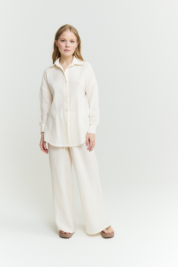 Муслиновый костюм сливочный в 44 размере