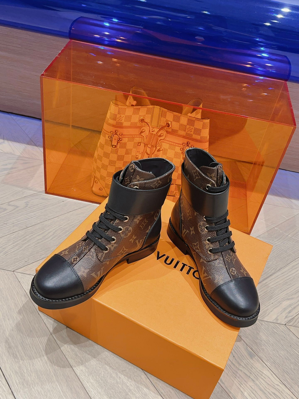 Louis Vuitton Wonderland Flat Rangers