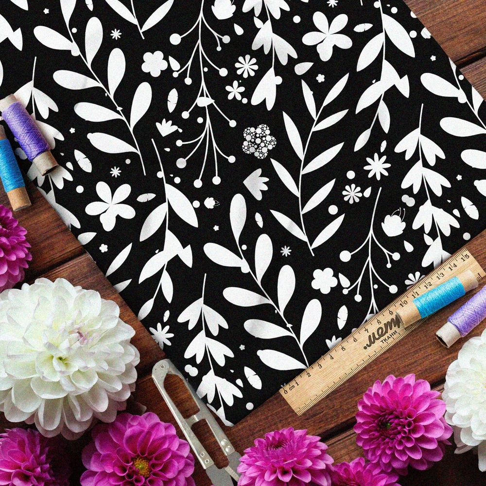 Ткань атлас белая трава на чёрном фоне