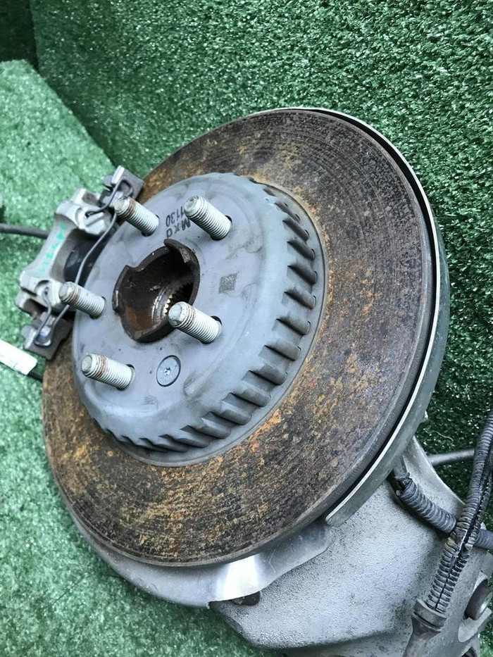 Суппорт тормозной задний LR Discovery Sport 19-нв