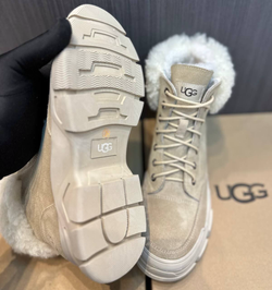 UGG