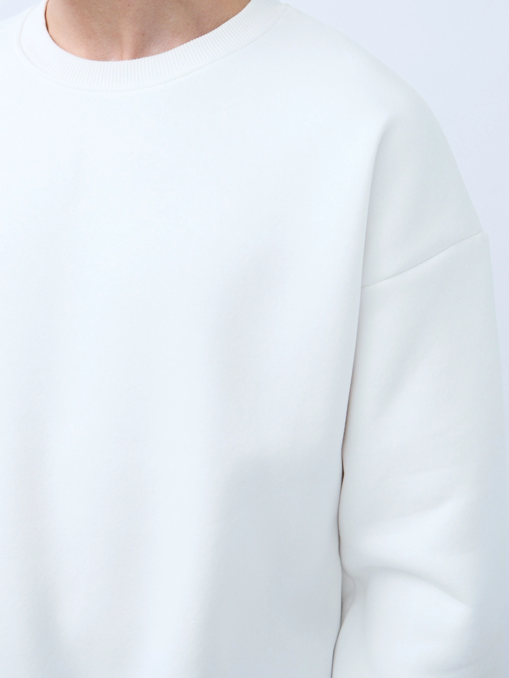 Свитшот оверсайз, с начесом (белый)