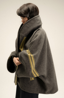 Пальто с широким воротом