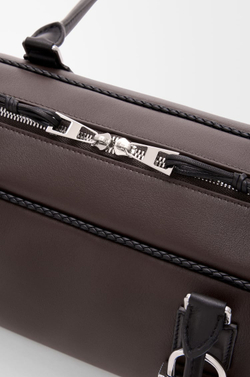 Loewe Укороченная сумка Amazona 31 из классической телячьей кожи, темно-каштановый