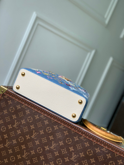 Louis Vuitton Capucines BB
