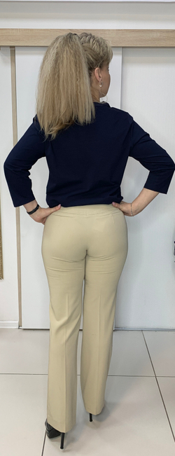 Классические бежевые немецкие брюки