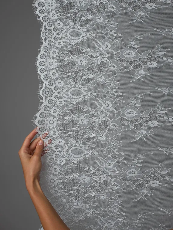 07-02 Кружево реснички (шантильи) широкое, 75 см, айвори 004