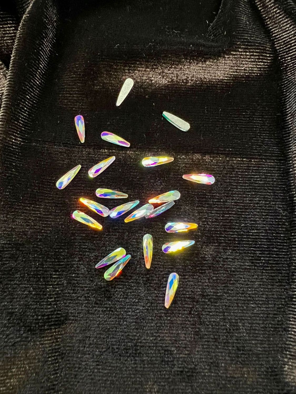 Стеклянные стразы 3*10 мм (25шт)цвет хамелеон