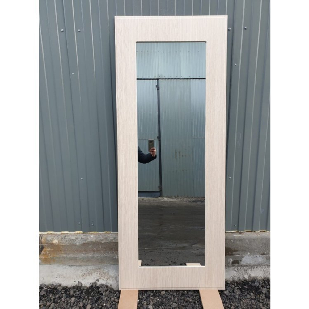 Входная металлическая белая дверь с зеркалом RеX (РЕКС) Премиум H белая ФЛ-243 силк сноу /  Пастораль беленый дуб