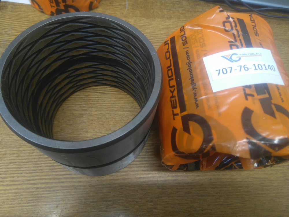 Втулка 707-76-10140