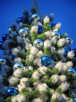 Уличная елка каркасная "Уральская сосна" (бело-зеленая леска) от 4 до 30 м