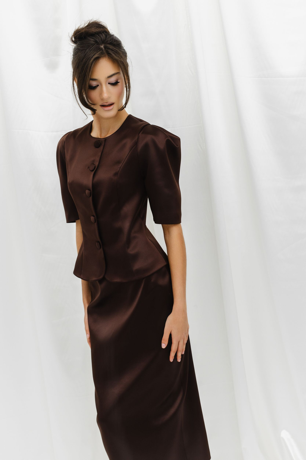 Юбка из атласа миди шоколадная