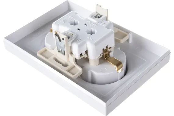 Розетка Systeme Electric ATLASDESIGN с заземлением двойная + рамка белая 35956