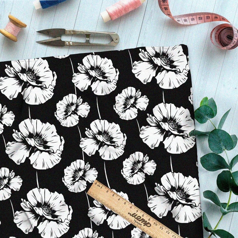 Ткань бифлекс крупные белые маки на чёрном фоне