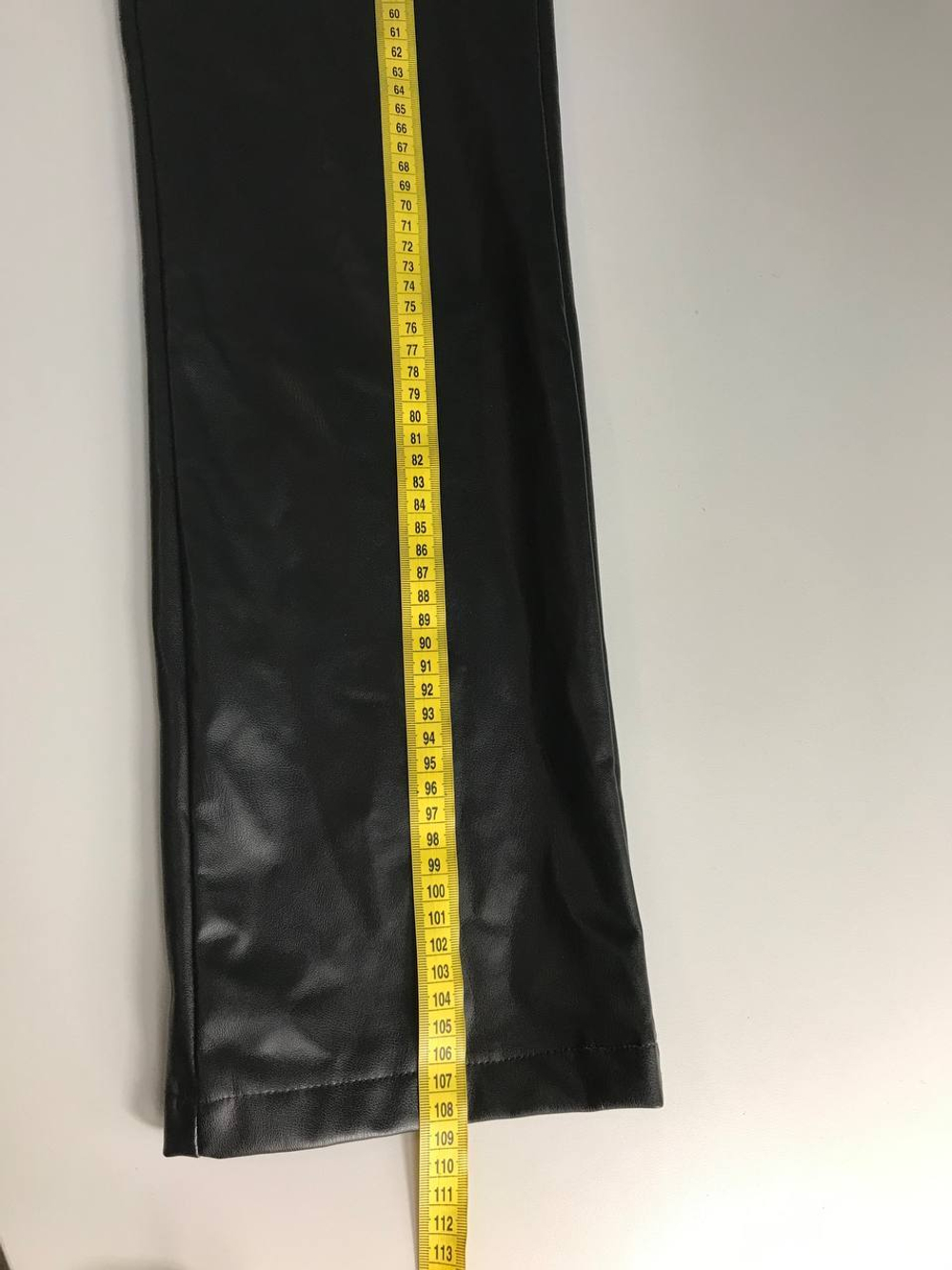 Брюки Zara кожаные утепленные, маркировка XS, визуально на 42 размер