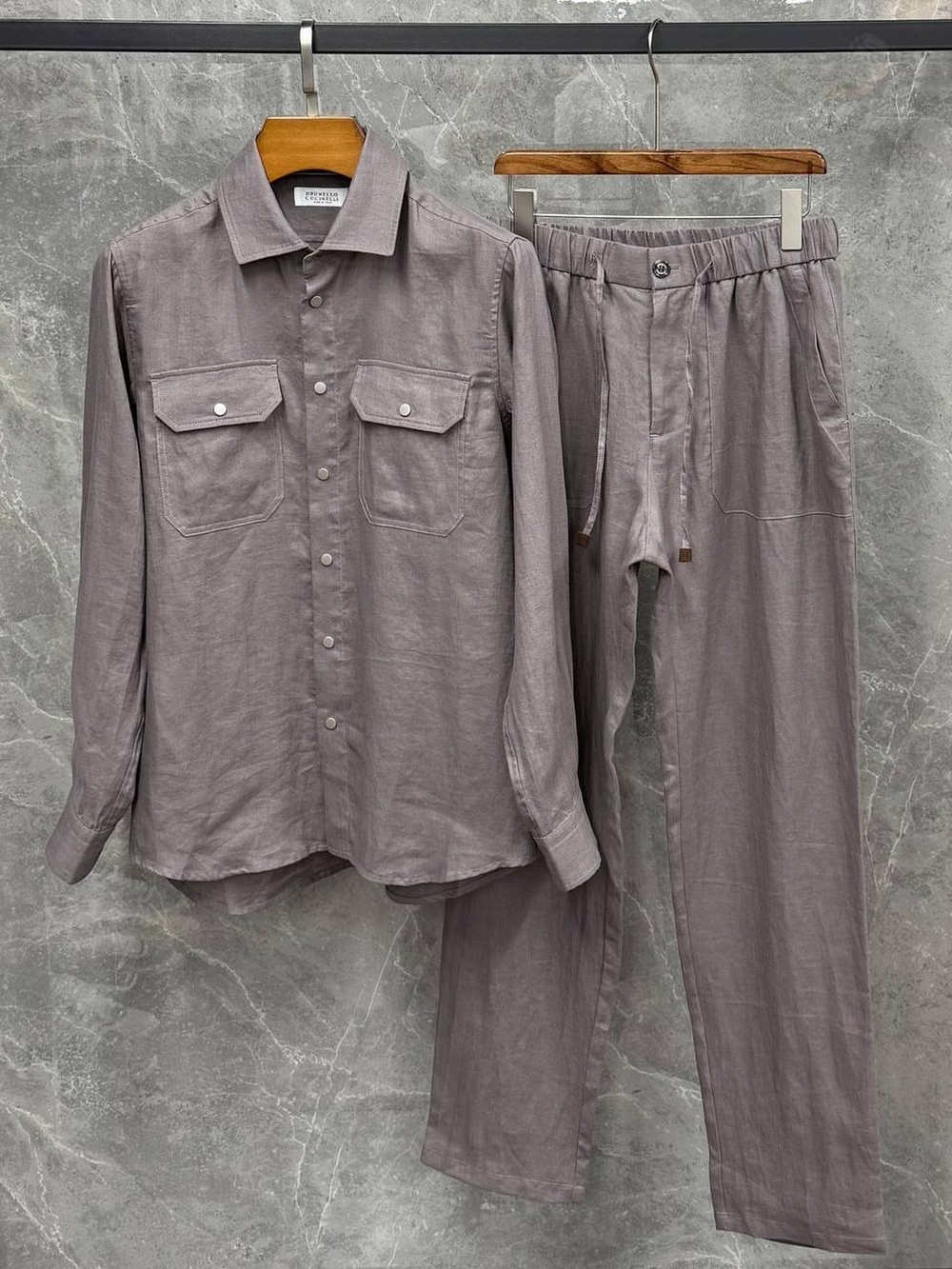 Льняной костюм Brunello Cucinelli