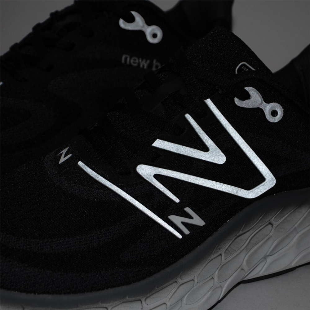 кроссовки New Balance Fresh Foam x More V4 Black White