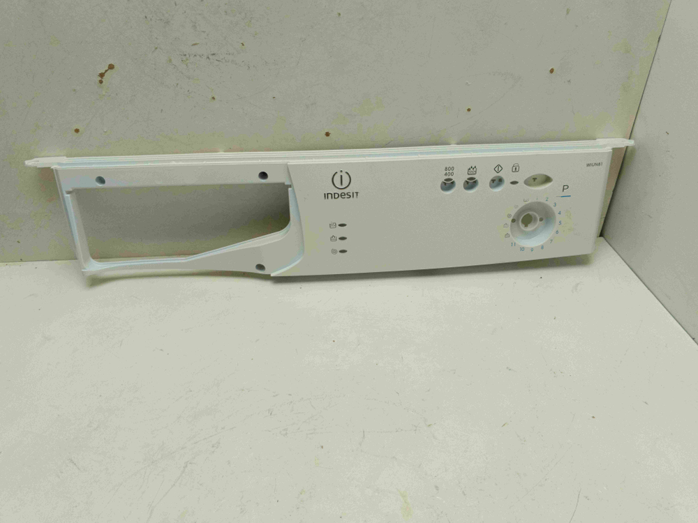 WIUN81 кт236 Лицевая панель стиральной машины Indesit WIUN81 б/у