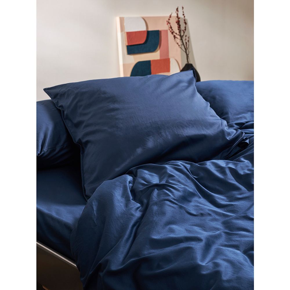 Комплект постельного белья из премиального сатина темно-синего цвета из коллекции essential, 200х220 см