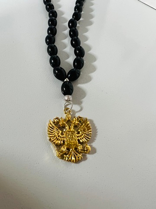 Игрушка-Подвеска на зеркало заднего вида - ЧЕТКИ ЭМАЛЬ Черная - ГЕРБ РФ золото