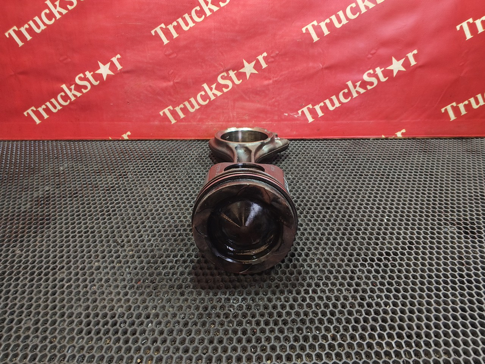 Поршень с шатуном