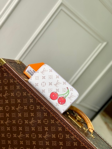 Louis Vuitton Zippy Wallet