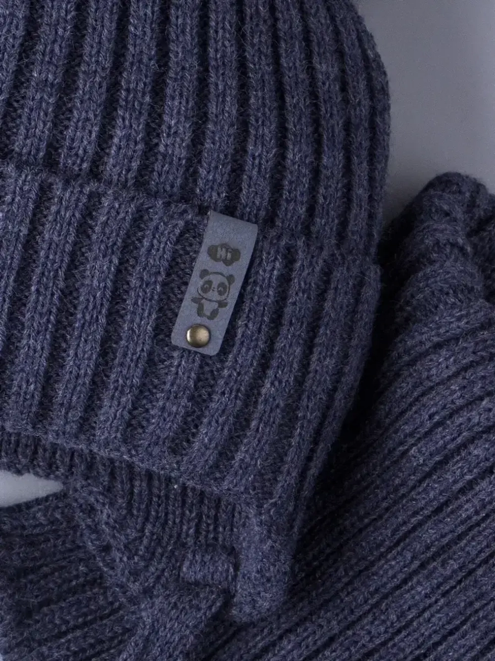 Шапка для мальчика со снудом осенняя