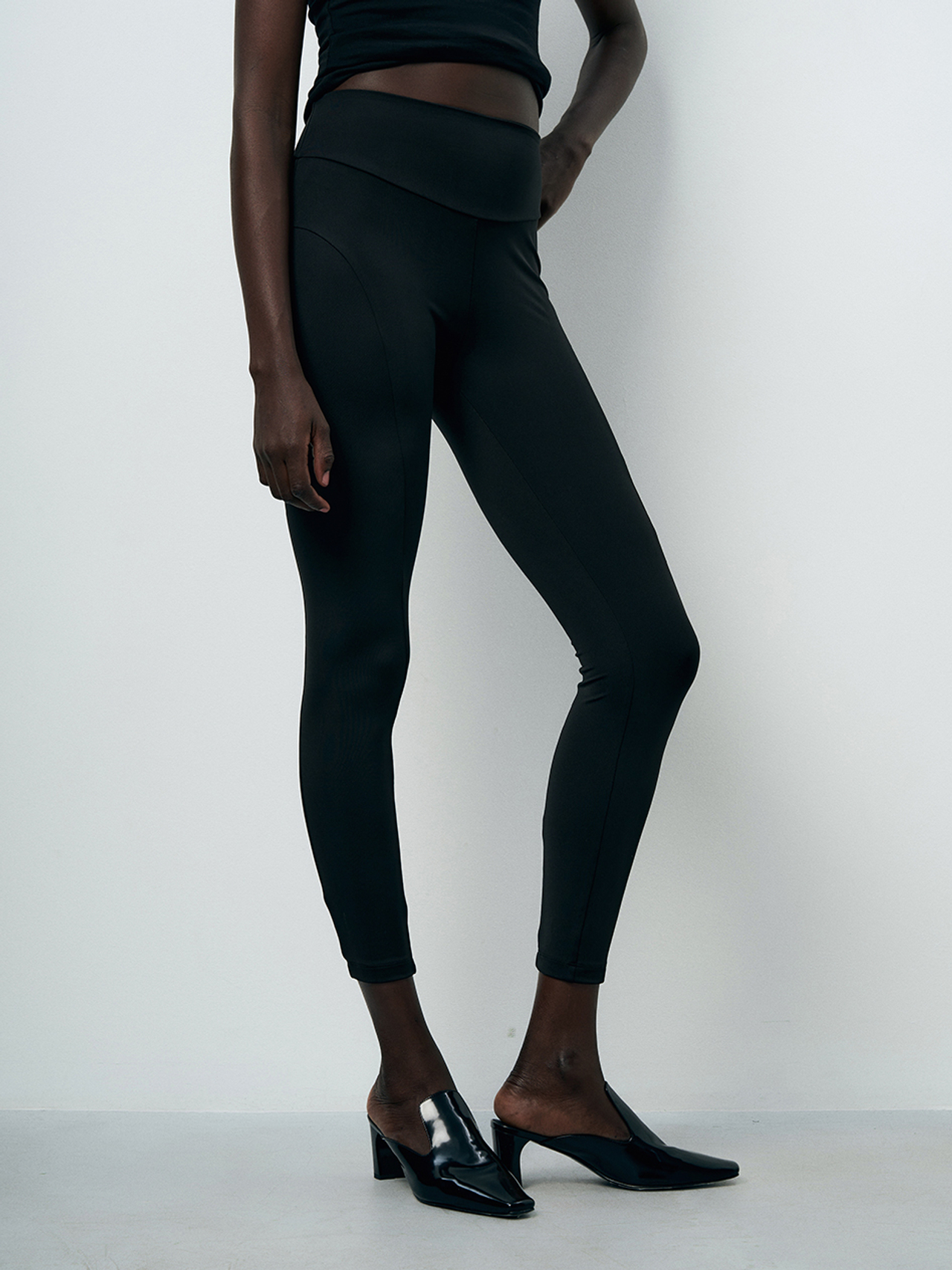 Леггинсы черные