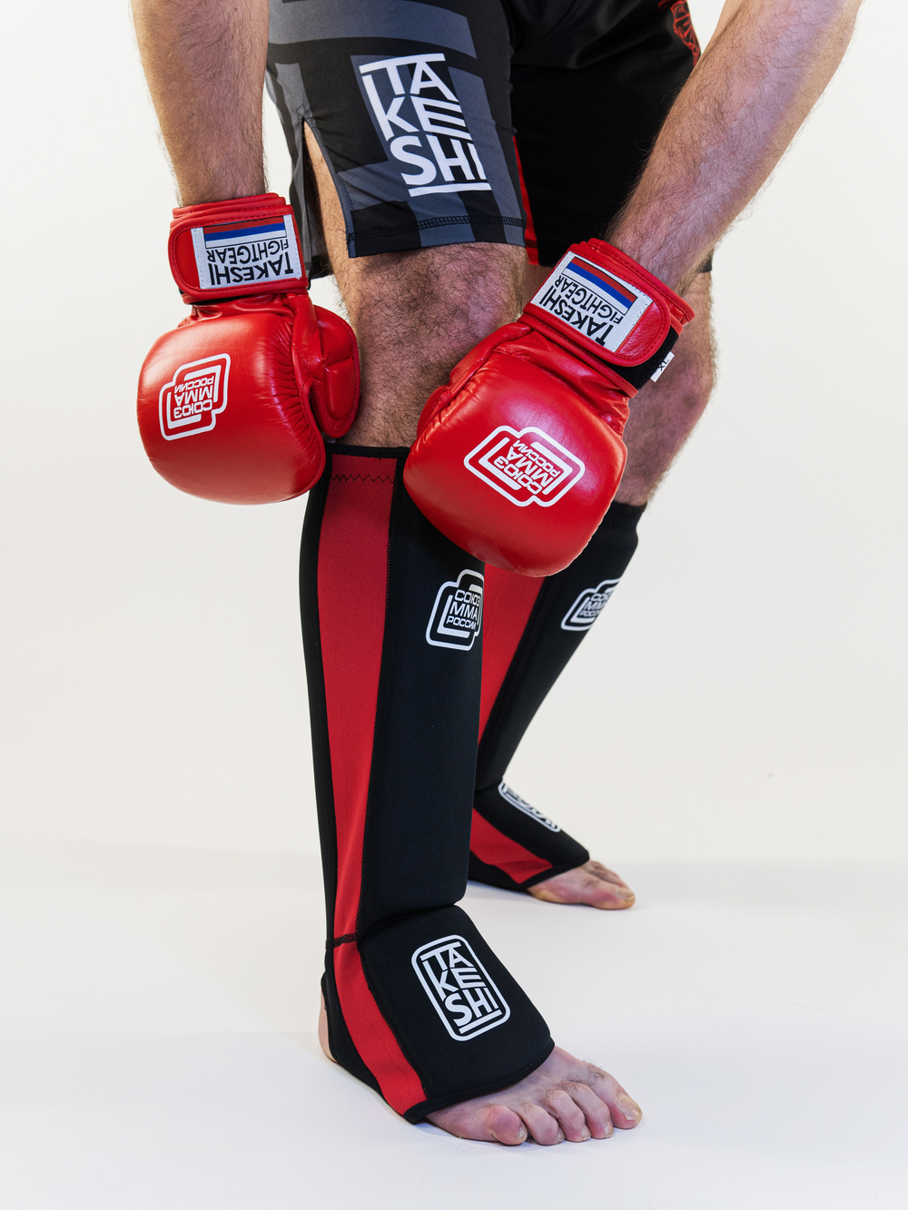 Защита голени формованная TFG Союз  ММА неопрен черно-красный