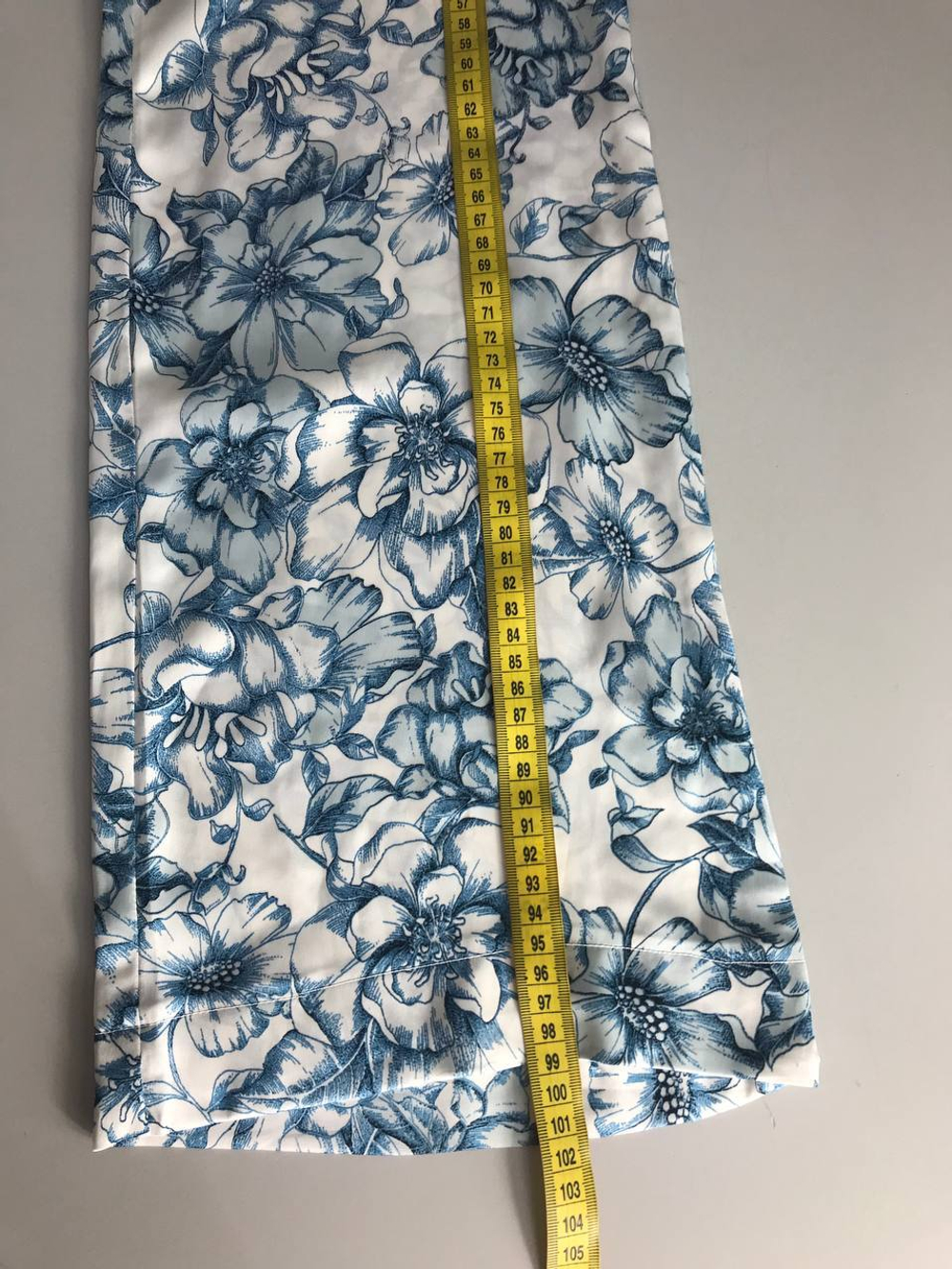 Брюки красивые свободного кроя, визуально на 42/44 размер