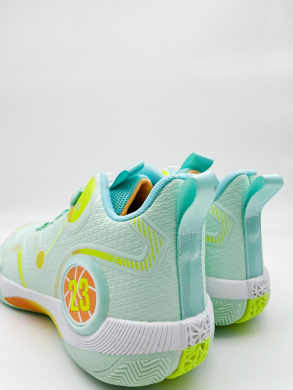 Баскетбольные кроссовки