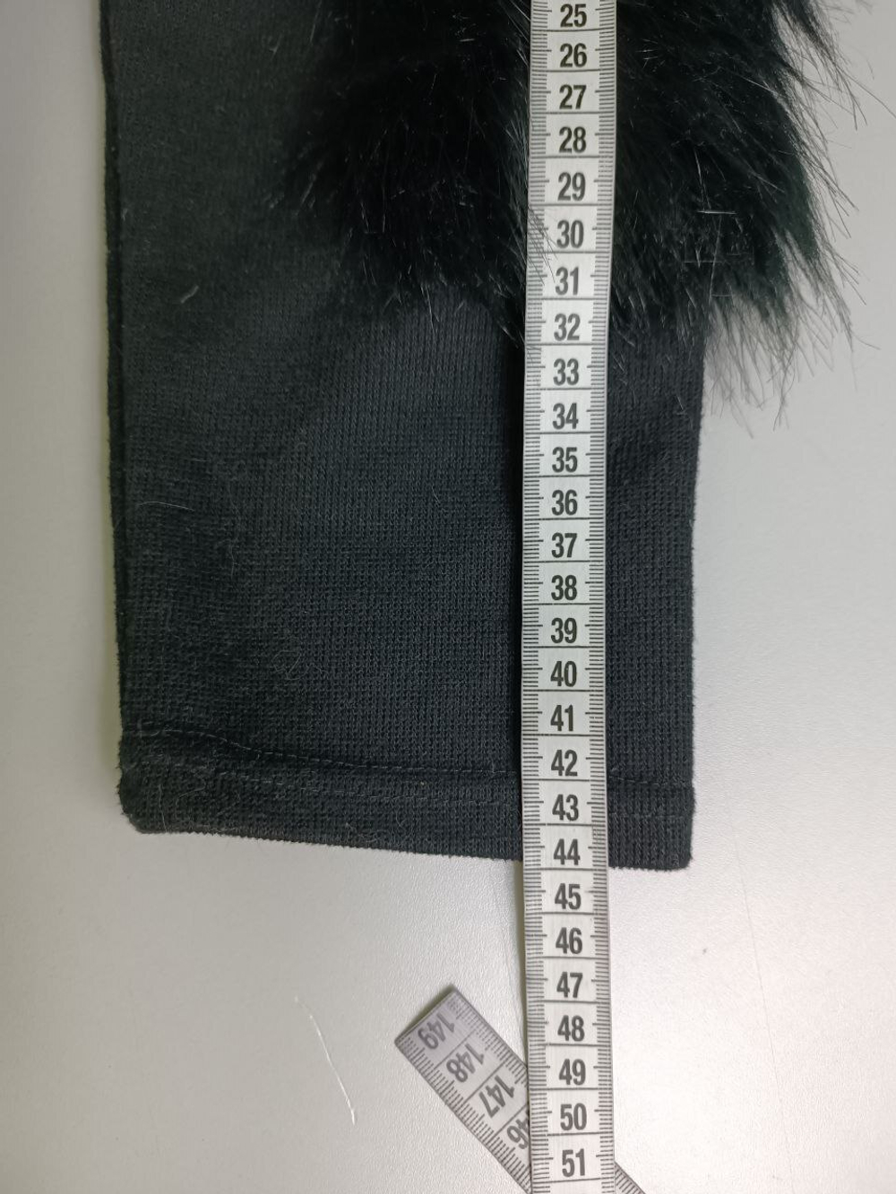 Кофта на молнии с меховой отделкой 52-54 размер