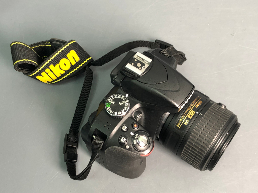Nikon D3300 kit 18-55 7.700 кадров