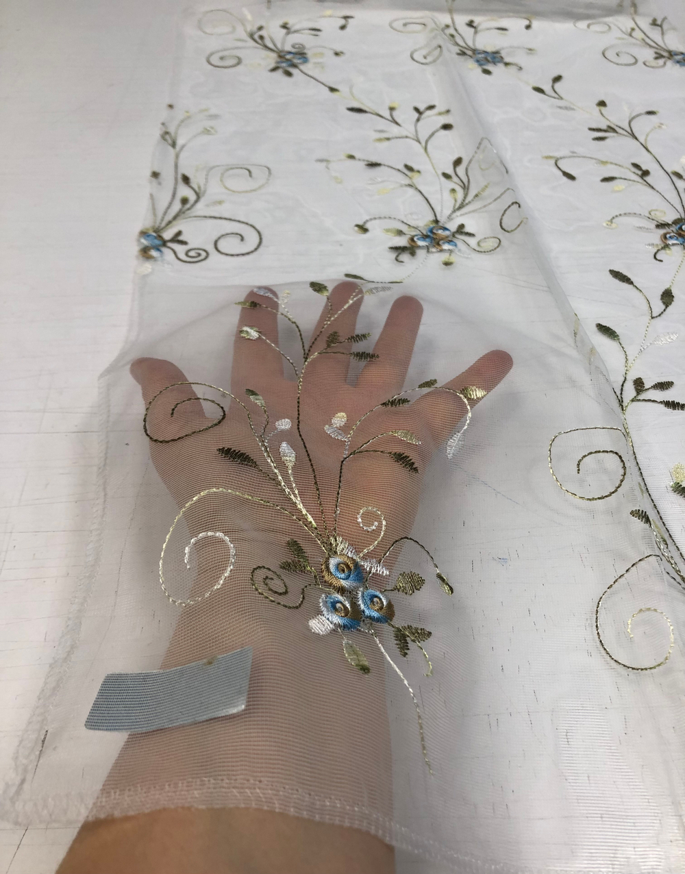 Тюль сетка с вышивкой розами Laime арт. Розуэлл DM 8502 col. 09 (высота 290 см, Турция)