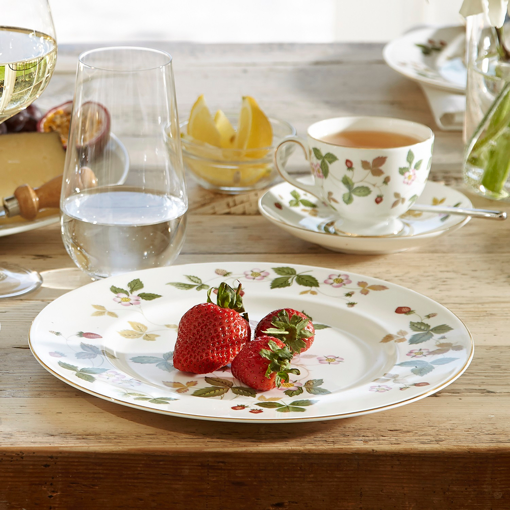 Wedgwood Тарелка для завтрака Wild Strawberry 23 см 50105501005