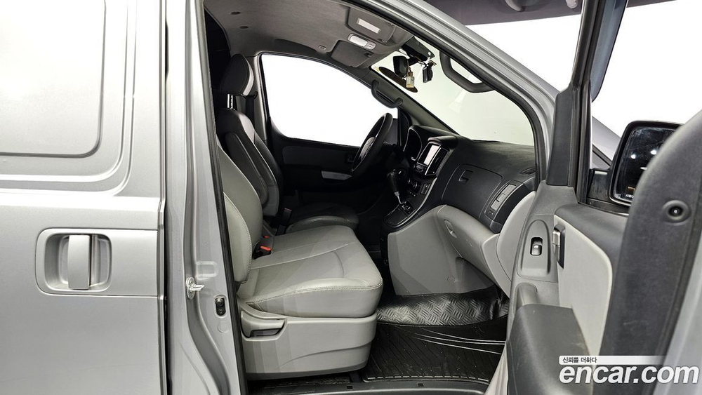 Hyundai The New Grand Starex Van 3-х местный (12.2020)